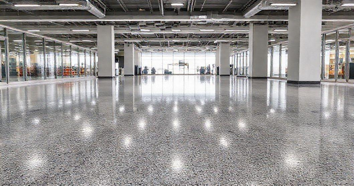 Piso Epóxi Espatulado: Vantagens e Aplicações Essenciais